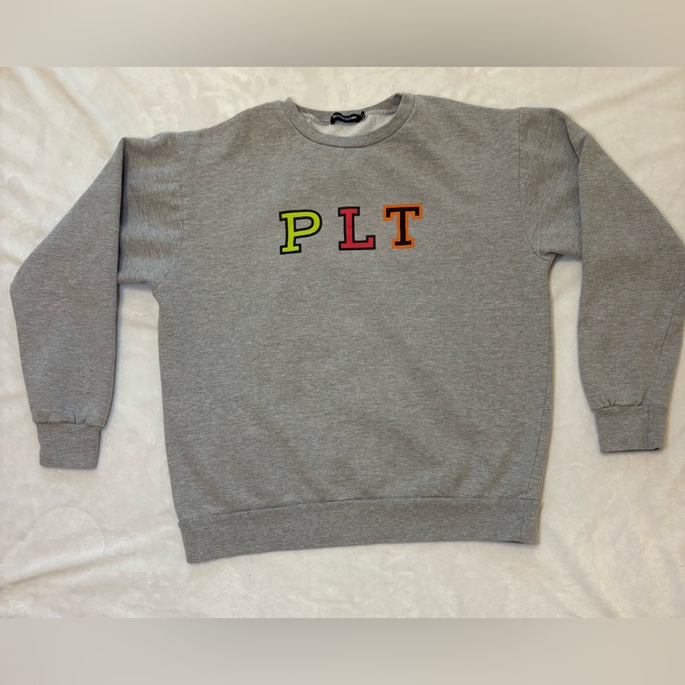 PrettyLittleThing Gray Sweatpants with Colorful Embroidery